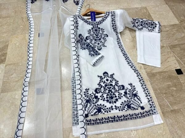 gj Black Embroidered Organza 3Pcs Women Suit